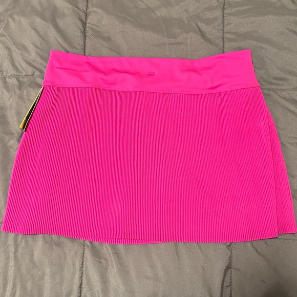 NWT All in Motion Fuchsia Pleated Skort - Picture 4 of 5